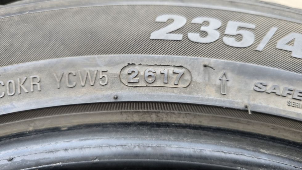 Zimní pneu 235/45/18 Kumho - 9