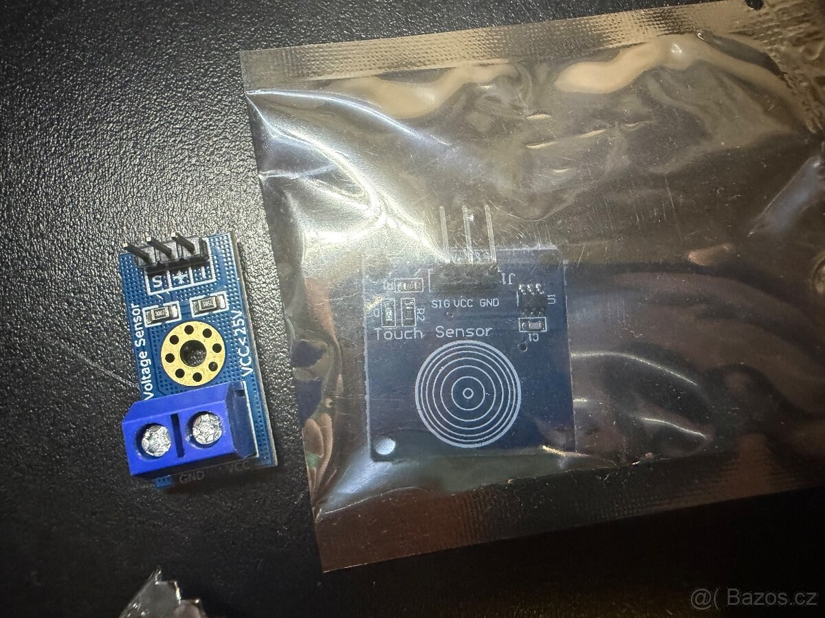 Raspberry Pi 3 Model + display + hodně příslušenství - 9