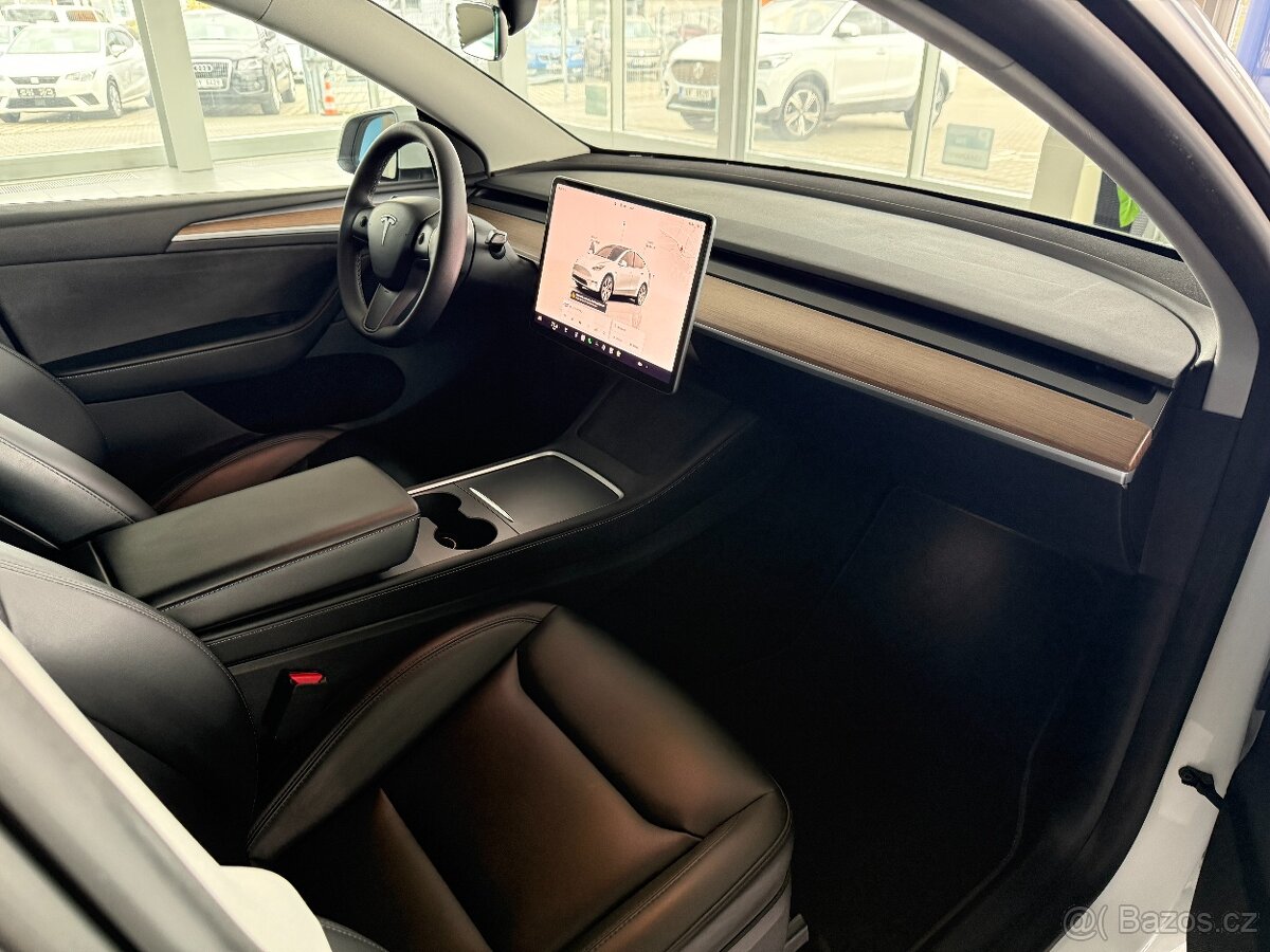 Tesla Model Y LONGRANGE,366kW,AWD,BERLÍN - 9