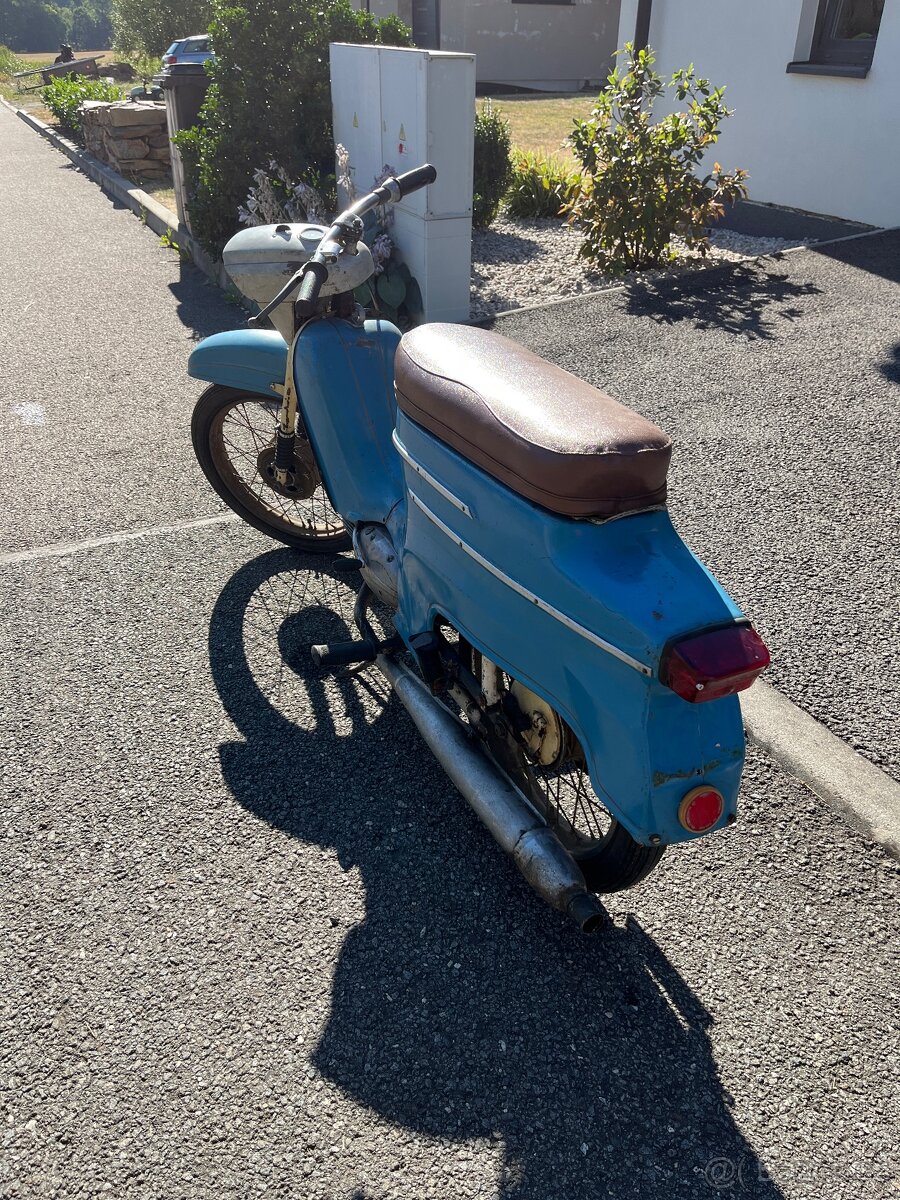 Jawa pionýr - 9