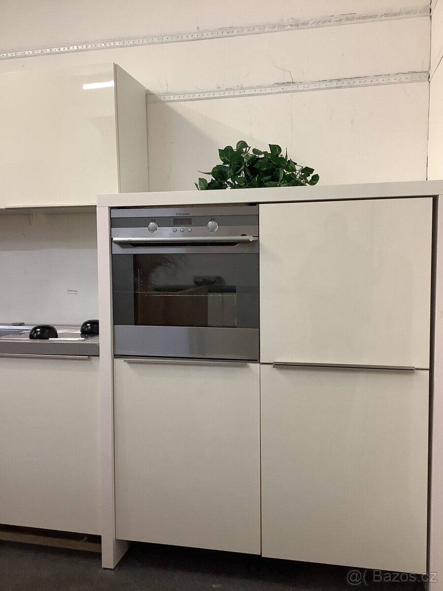 Moderní kuchyňská linka NOLA - 9