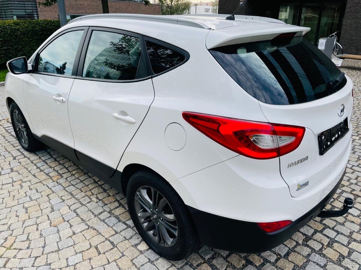 Hyundai ix35 2.0CRDi 4x4 FACELIFT VYHŘEV SERVISKA TAŽNÉ - 9