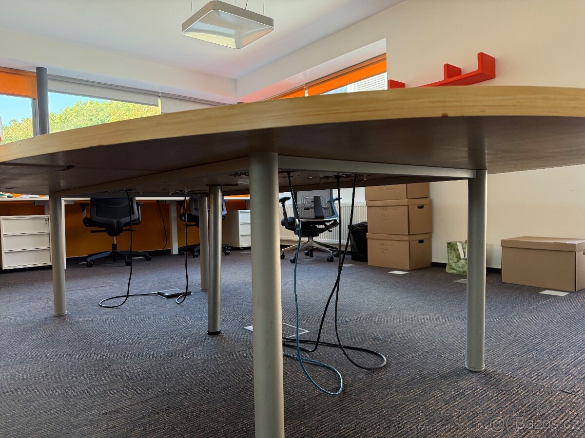 Velký oválný kancelářský stůl 320×185cm /8 osob - 9