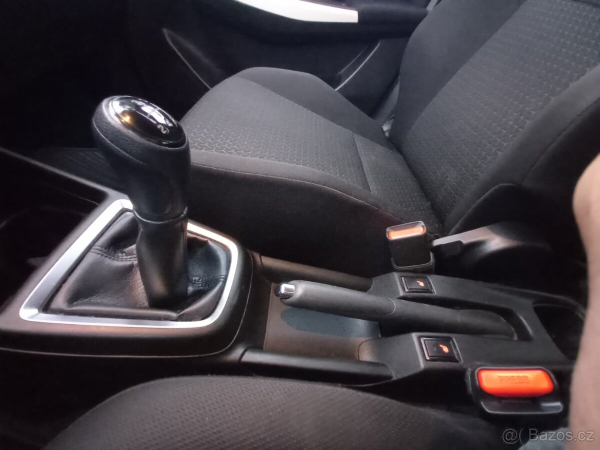 Suzuki Swift 1.0 BoosterJet SHVS, TOP Elegance, 2017, tažné - 9