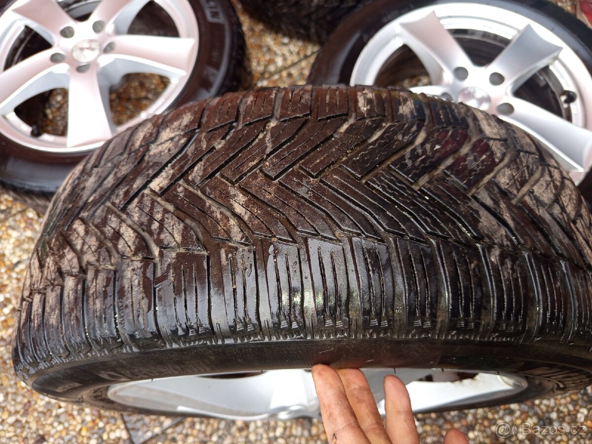 Alu kola Dezent 5x112 R17 celoroční pneu - 9