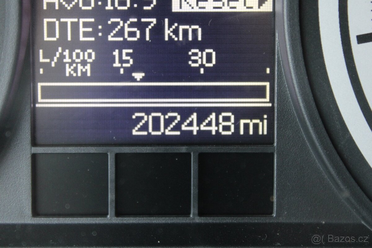 Dodge RAM 5,7 HEMI A/T,4x4,DPH,TAŽNÉ,2010 - 9