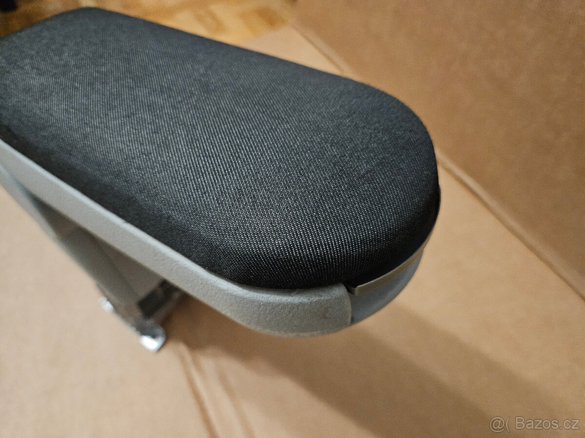 Škoda Fabia 2 Roomster loketní opěrka - 9