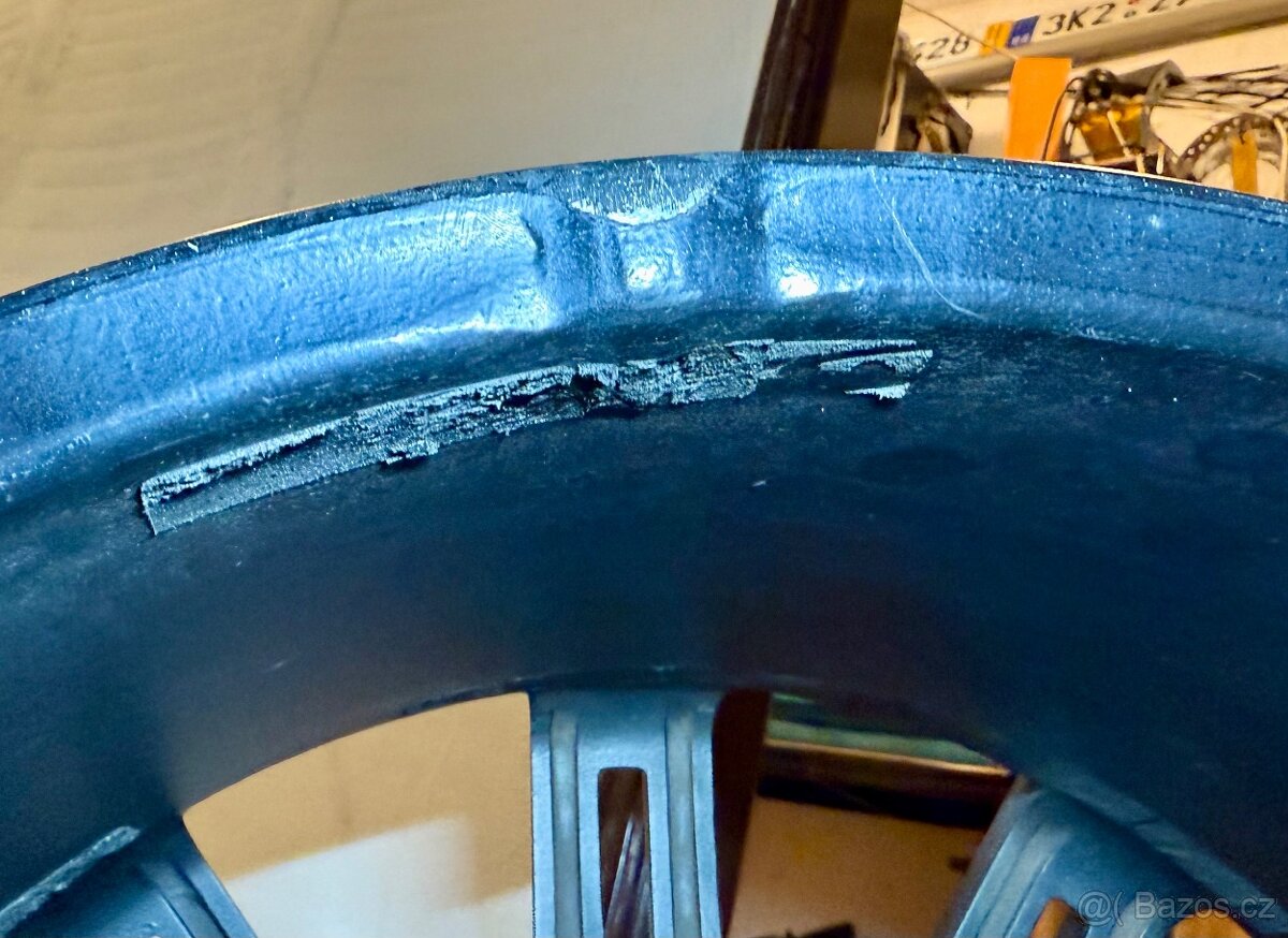 Porsche 21" 4ks alu disky. Porsche GTS Spider - 9