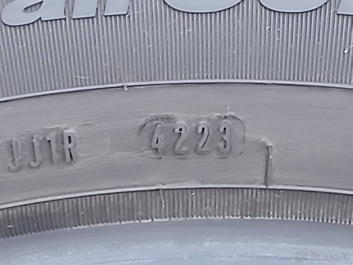 Zánovní zimní pneu Fulda 205/60/17 vzorek 8,5mm - 9