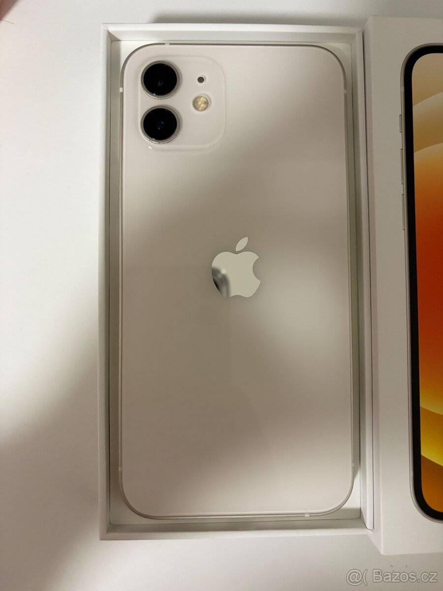 iPhone 12 256GB bílý - 9