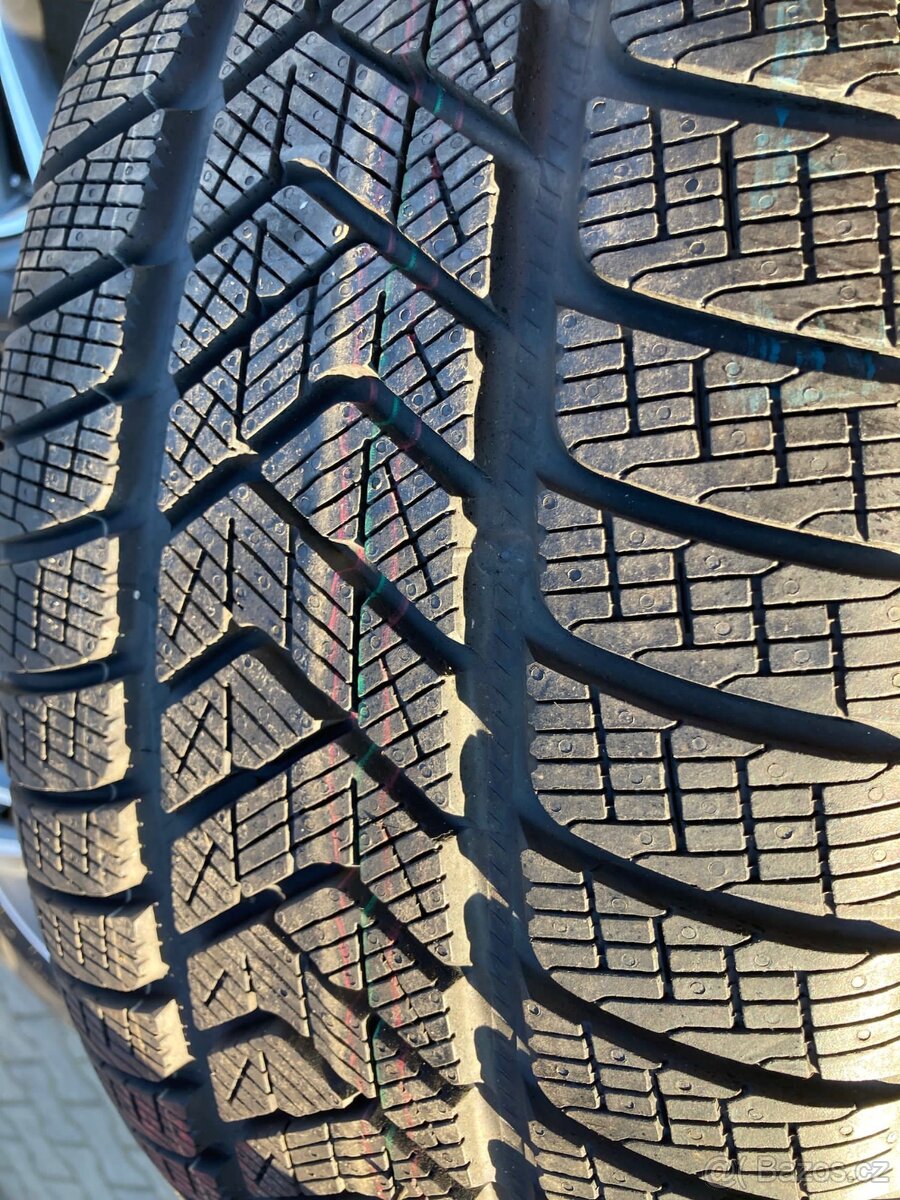 JAGUAR F PACE, kola 19", ZIMNÍ, NOVÁ pneu - 9