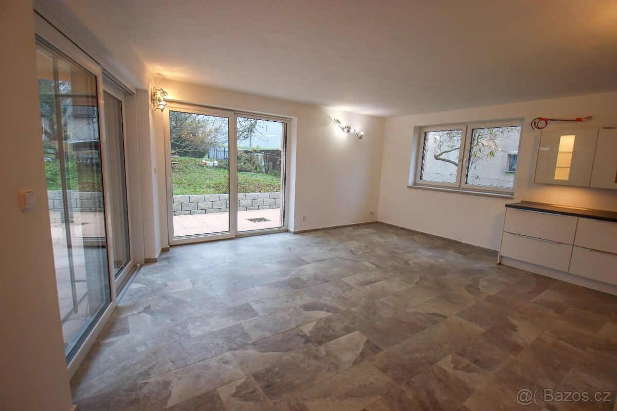 Pronájem bytu 4+1 se zahradou a parkováním - 9