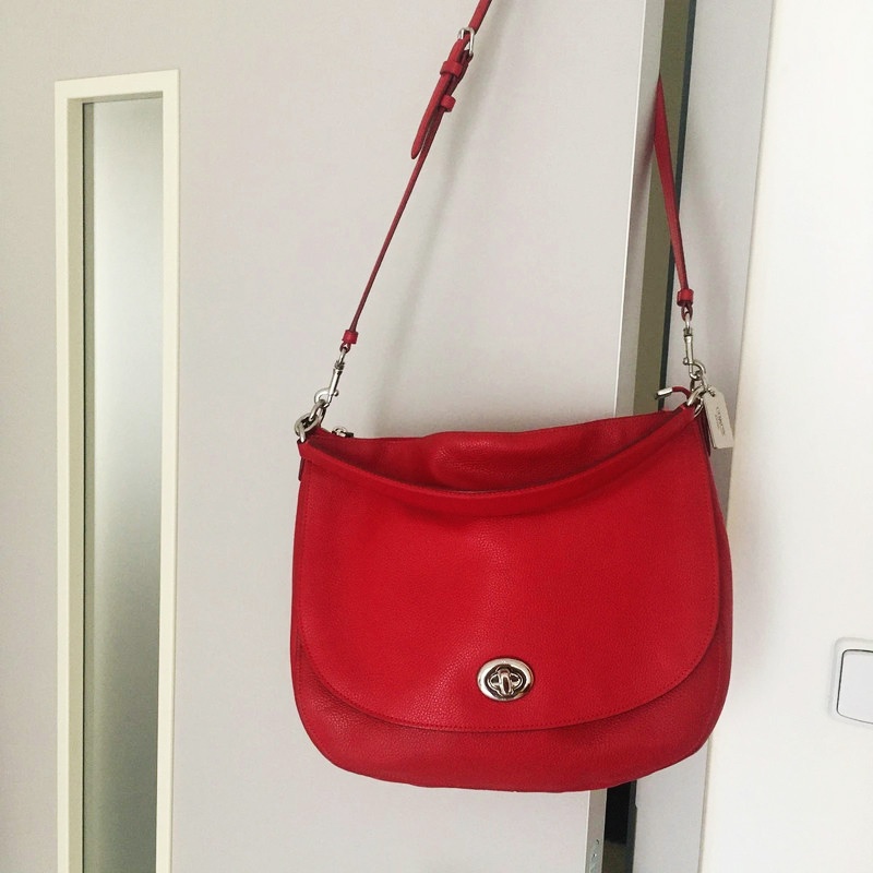 Sytě červená kabelka Coach - 9