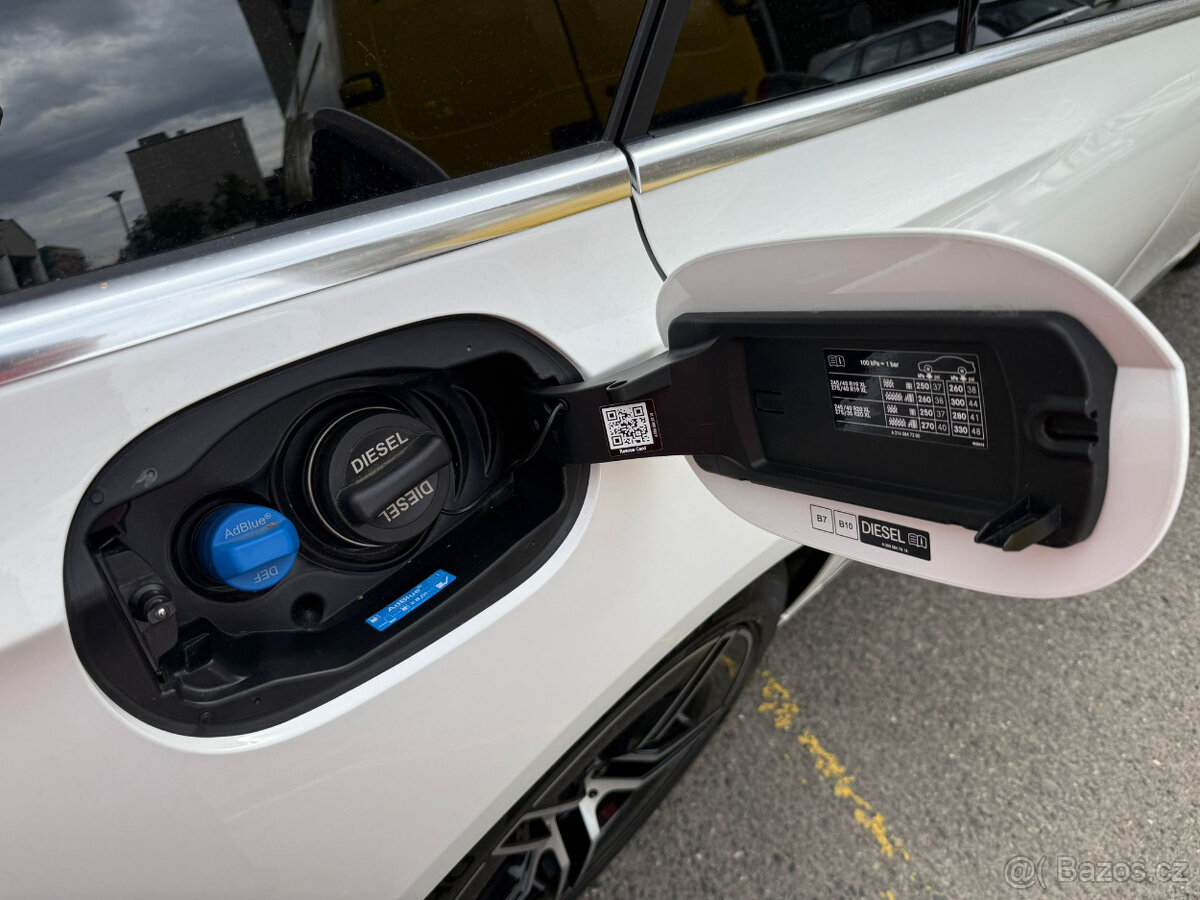 Mercedes-Benz E 300 de Hybrid W214 - 9