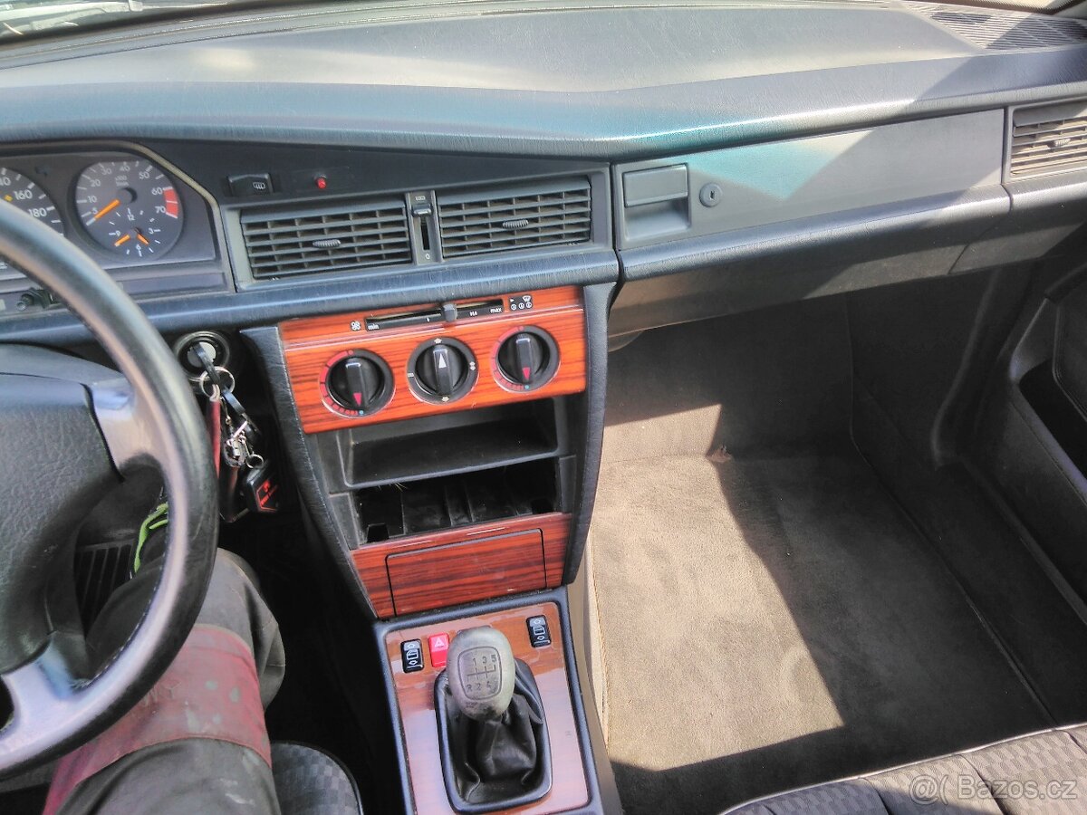 Mercedes W201 190 E 2.3 i ,, zamluveno" - 9