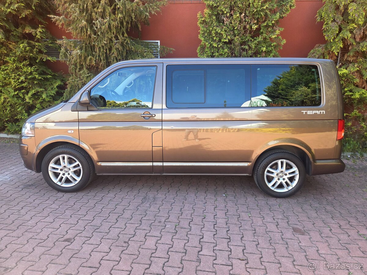 VW Multivan T5 2.0TDI 103kW Team Webasto,tažné,serviska - 9