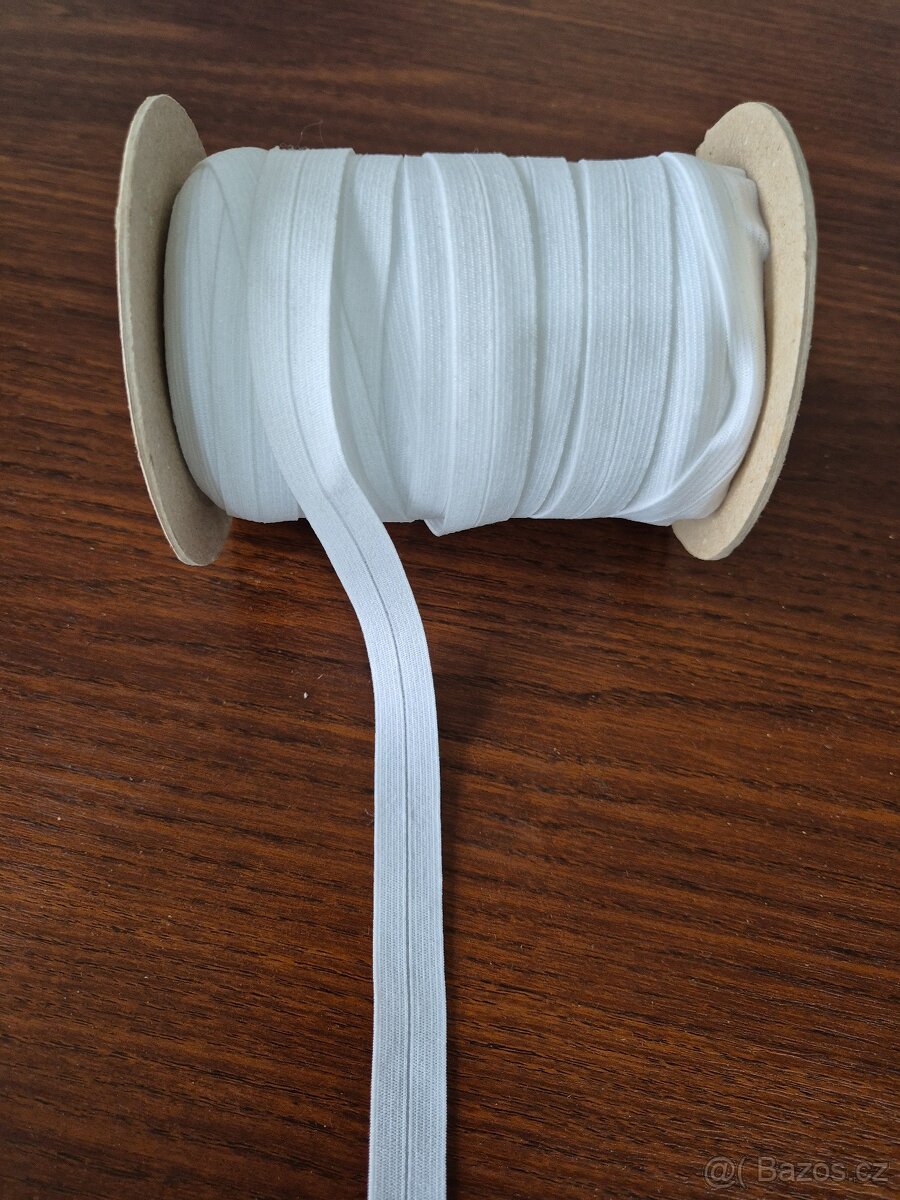 Šikmý proužek - zlatý, černý a bílý - lemovky - 9