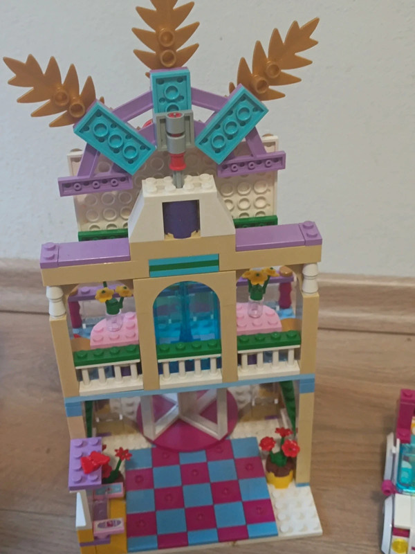 LEGO Friends 41058 Obchodní zóna Heartlake - 9
