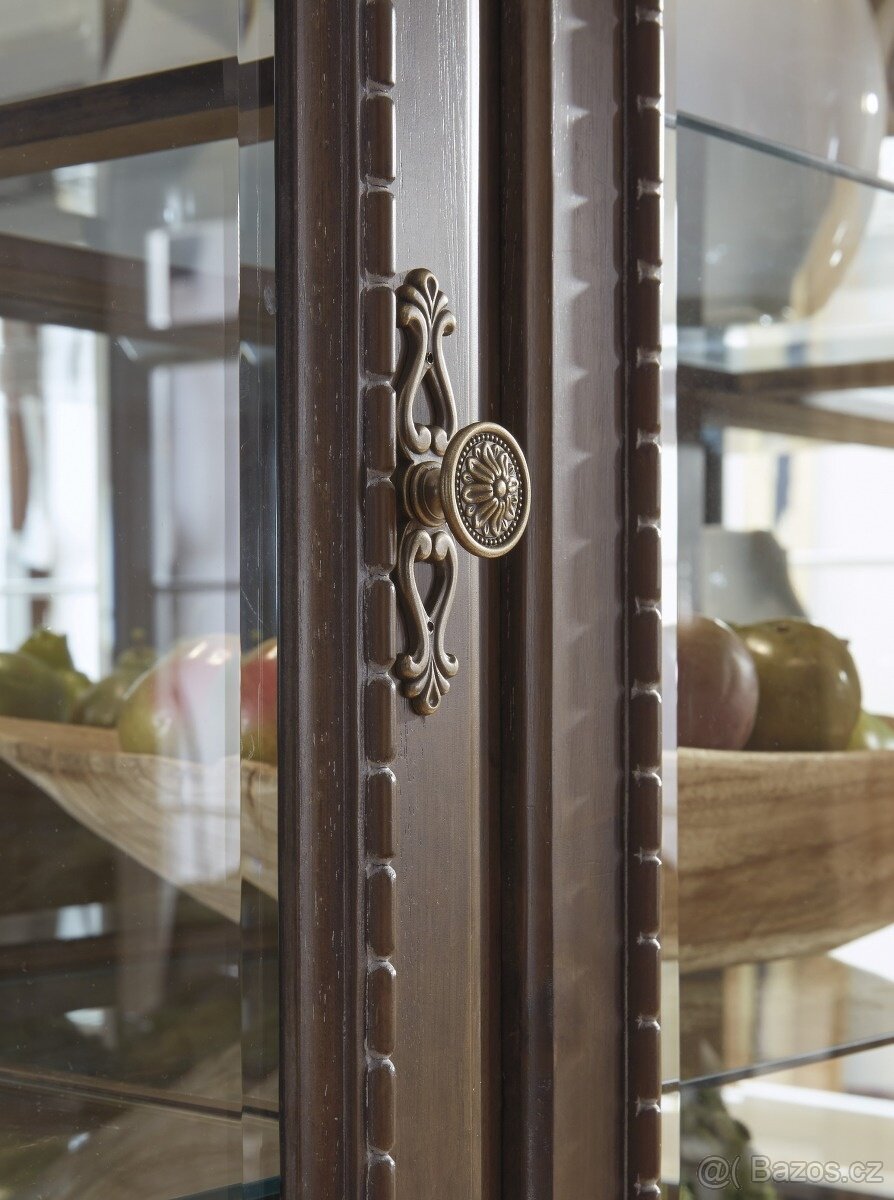 Luxusní jídelna v zámeckém stylu - 9