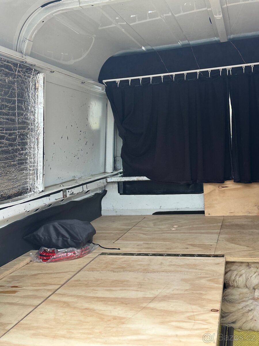 LAND ROVER DEFENDER 110 TD4 - 9