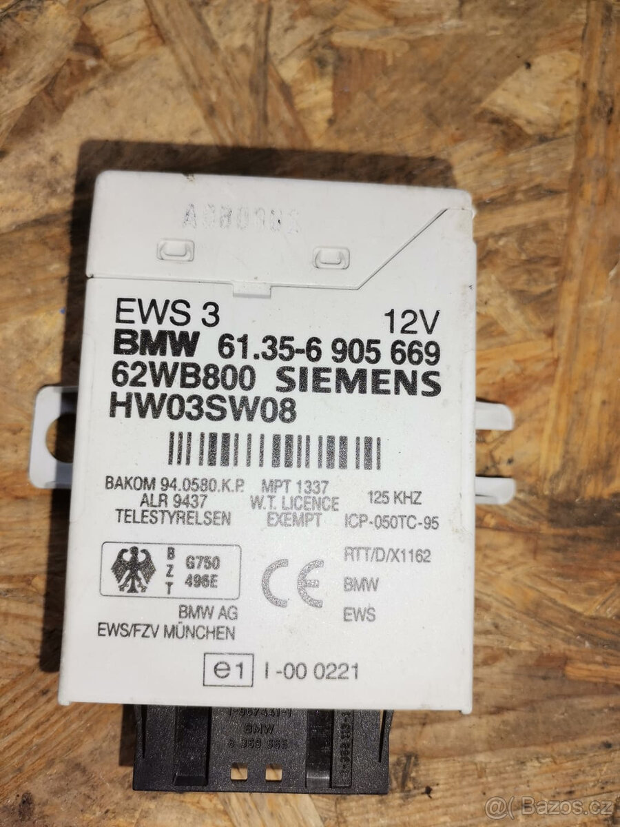 BMW E46,combi, sedan, zadní madlo kufru+světýlka - 9