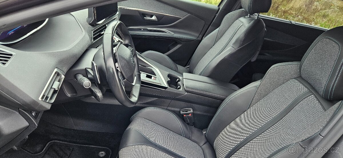 Predám Peugeot 5008 96kw benzín Allure AT, 7 miestne r.2023 - 9