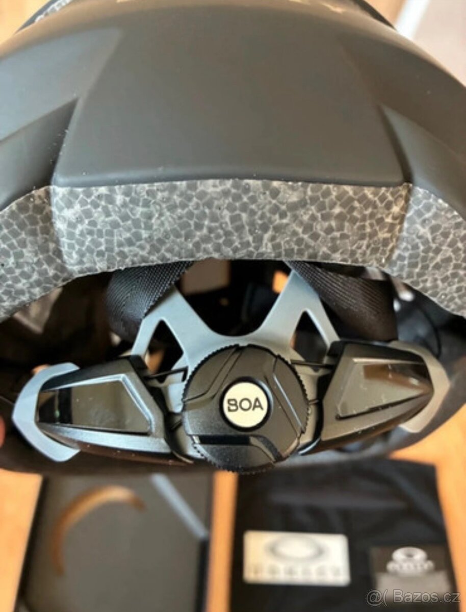 Oakley helma na kolo - 9