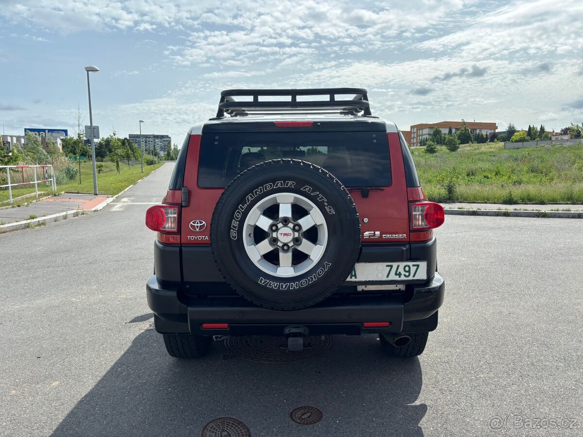 Toyota FJ Cruiser - 9