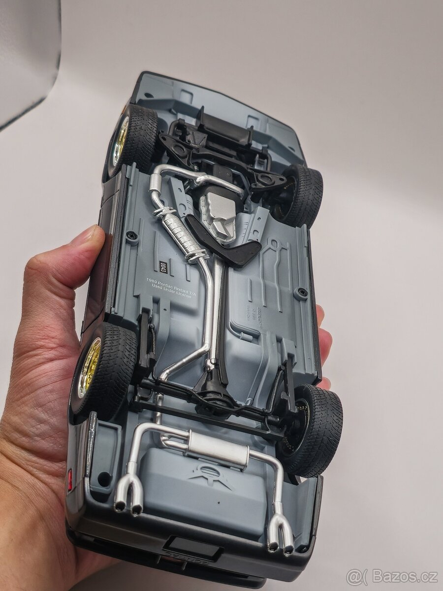 Pontiac Firebird TransAm 1:18 Greenlight - 9