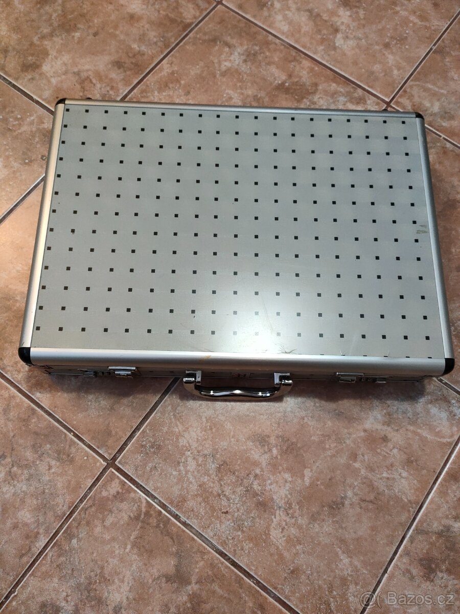 Sada kuchyňských nožů a příborů - 9