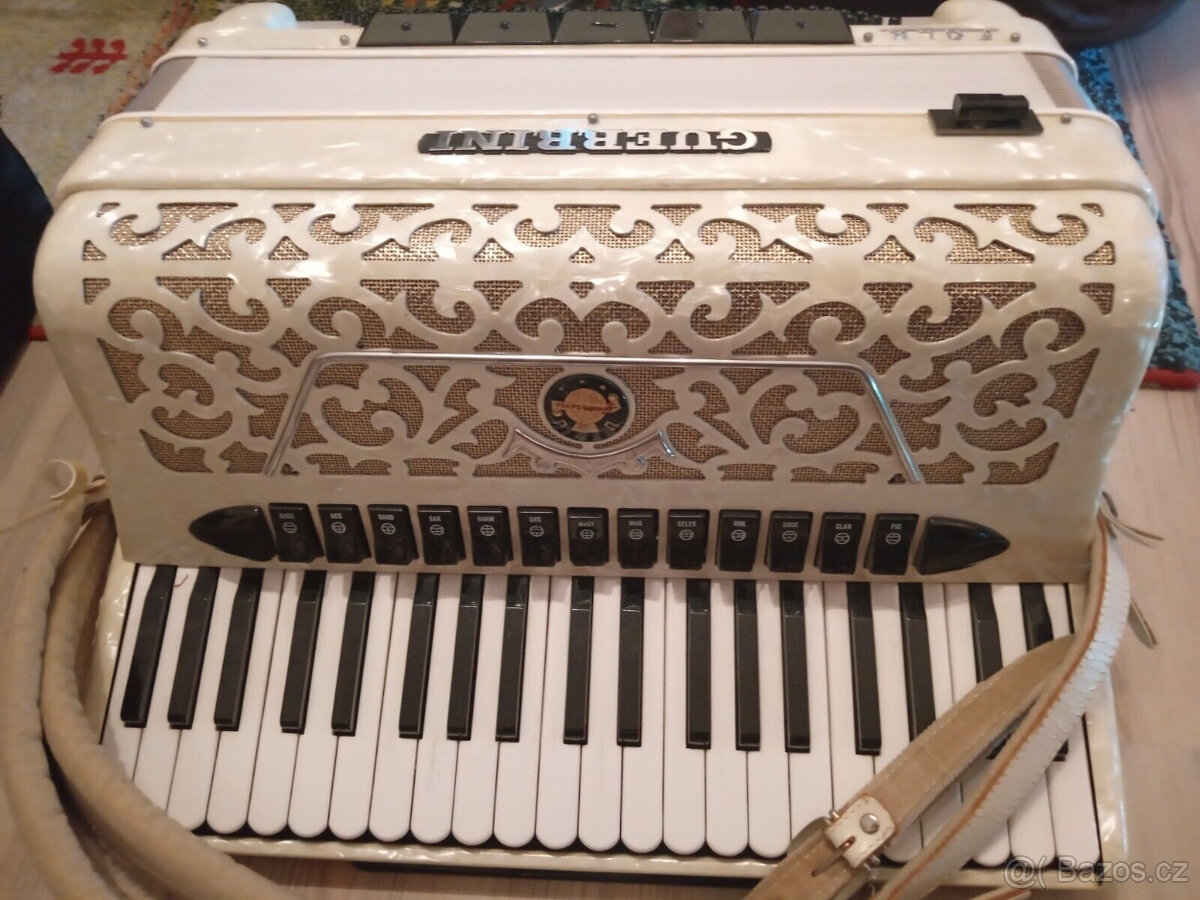 Akordeon GUERRINI FOLK 120 basů, 1315 registrů, kufr - 9