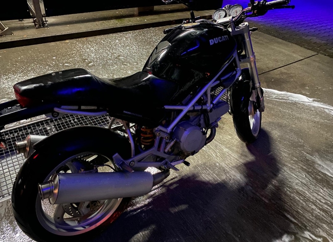 Ducati monster 600 - 9