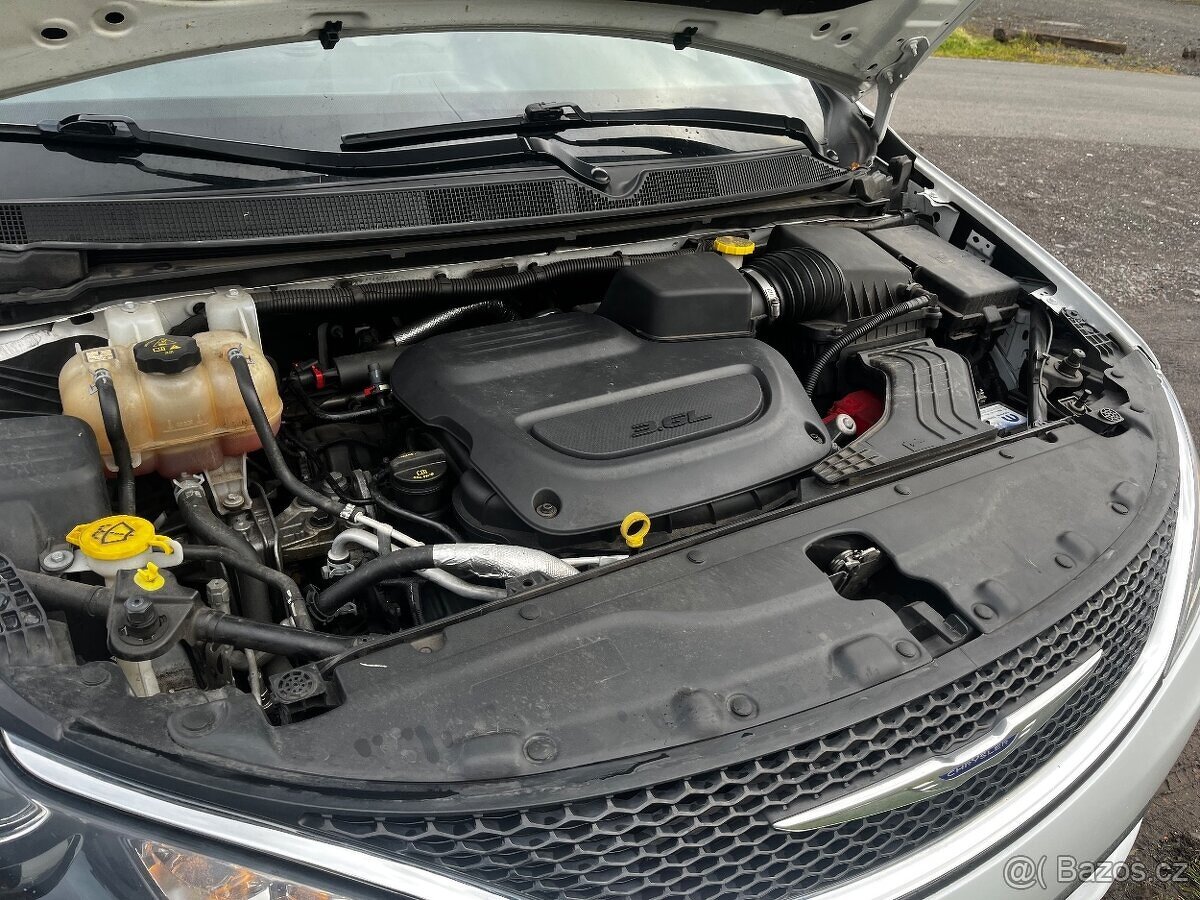 Chrysler Pacifica - 9