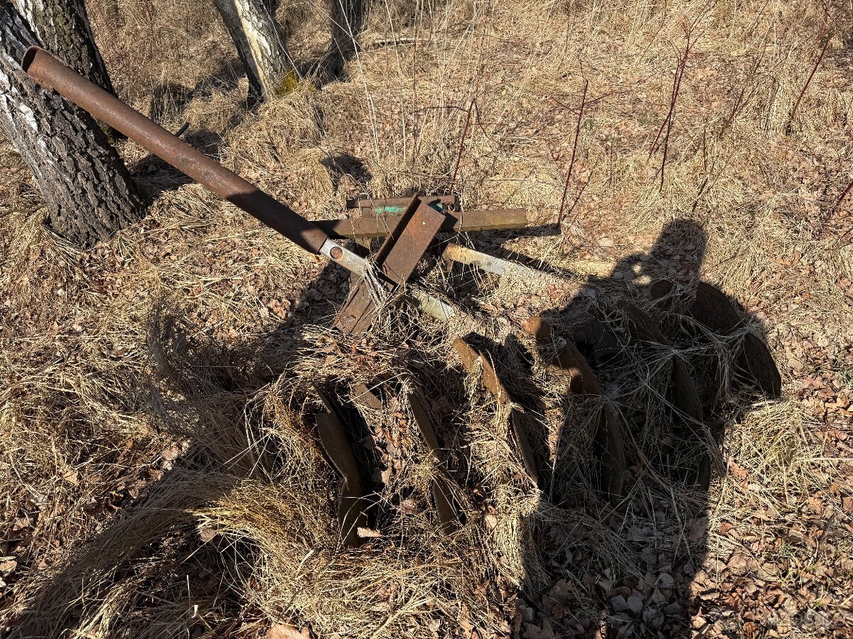 Obracečka hrabačka sekačka pluh za traktor, disk kultivátor - 9