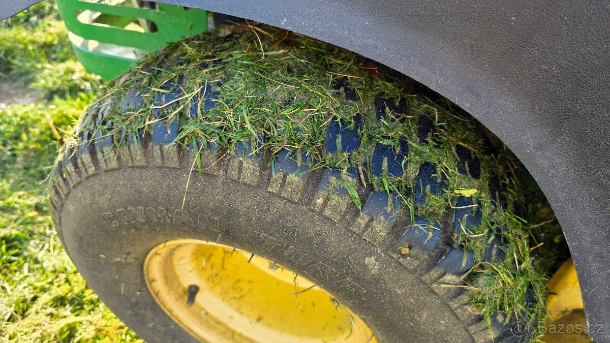 John Deere Z425 EZTrak zero-turn – pouze cca 170 mth - 9