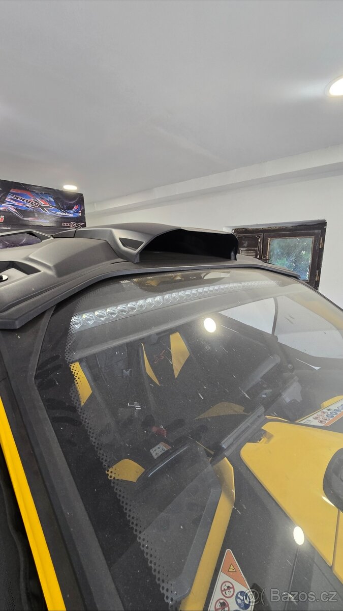 Can-Am Maverick R RS DCT SAS 999T - 9