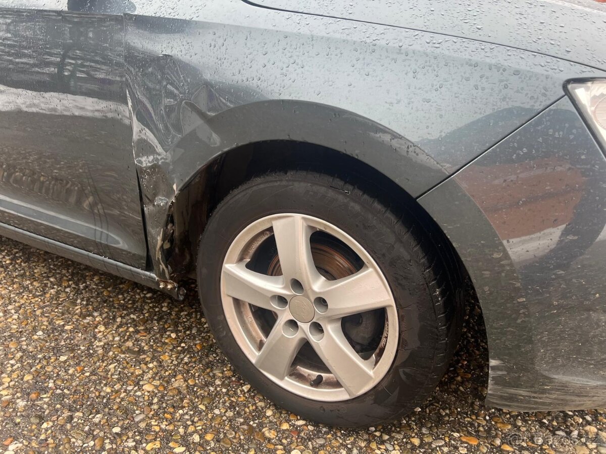 Škoda Rapid 1.2 TSI Klima Modell 2016 //Havárie// - 9