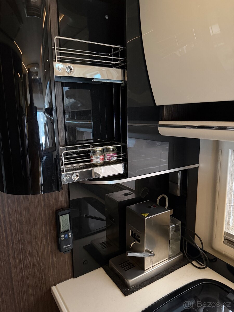 Concorde Charisma 900L - 9