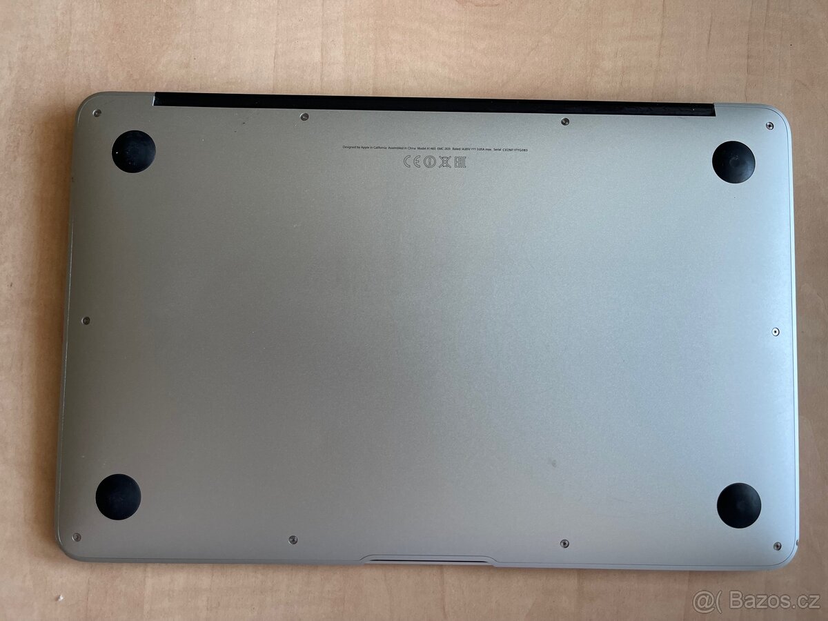MacBook Air 11. 2014. Core i5 - 9