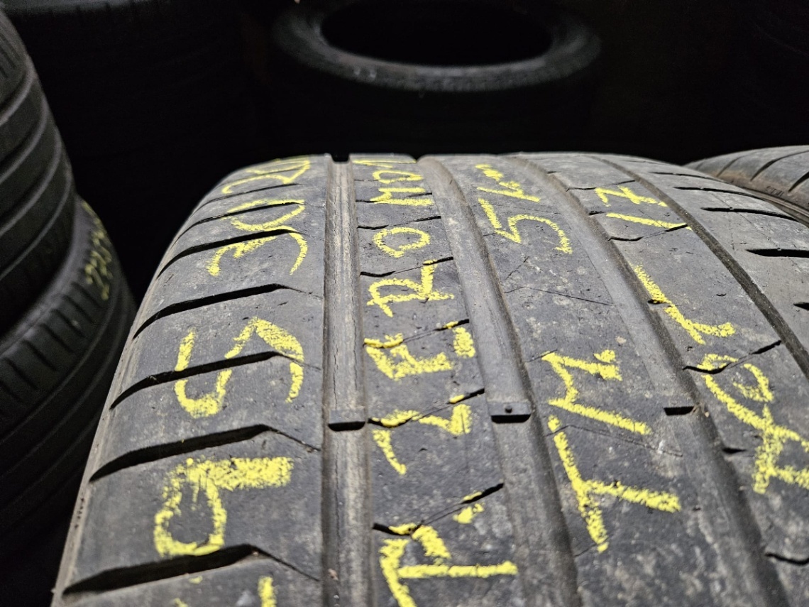 295/30R20 - 9
