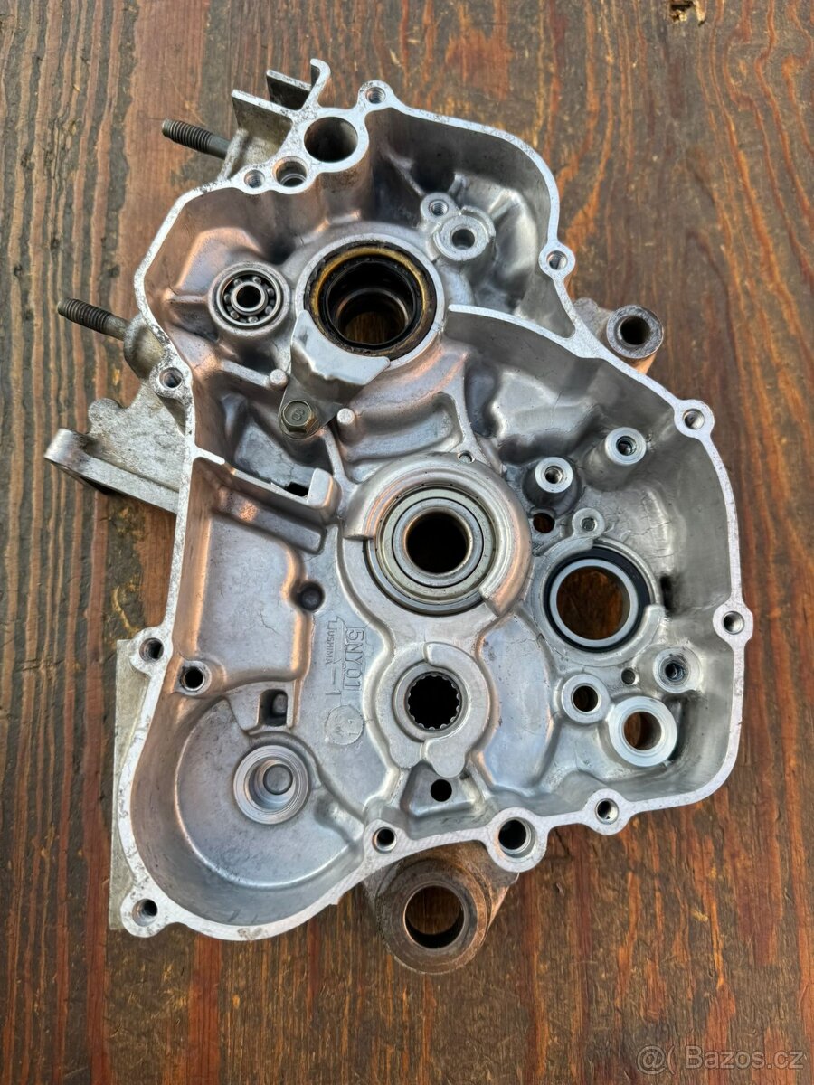 Komplet klikové skříně levý pravý blok kartery Yamaha YZ 125 - 9