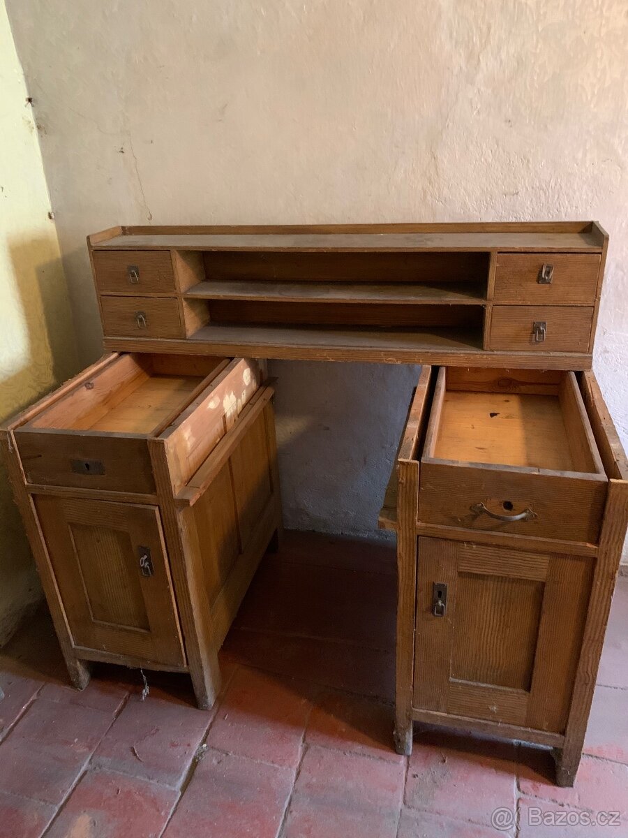 starožitný fládrovaný psací stůl - 9