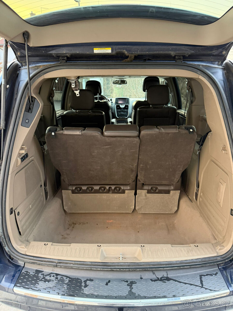 Lancia Voyager 2.8 CRD, automat, 7 míst - 9