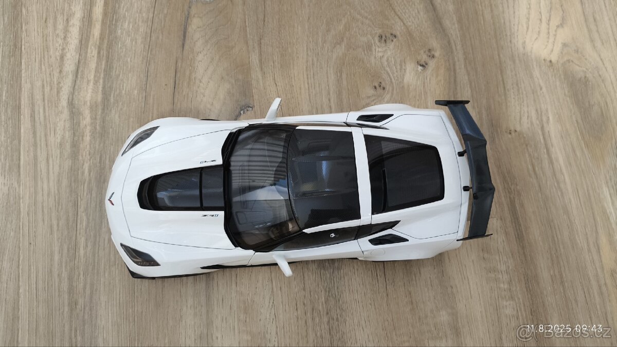 Model Chevrolet Corvette ZR1 2019 1:18 Autoart ( 71270 ) - 9