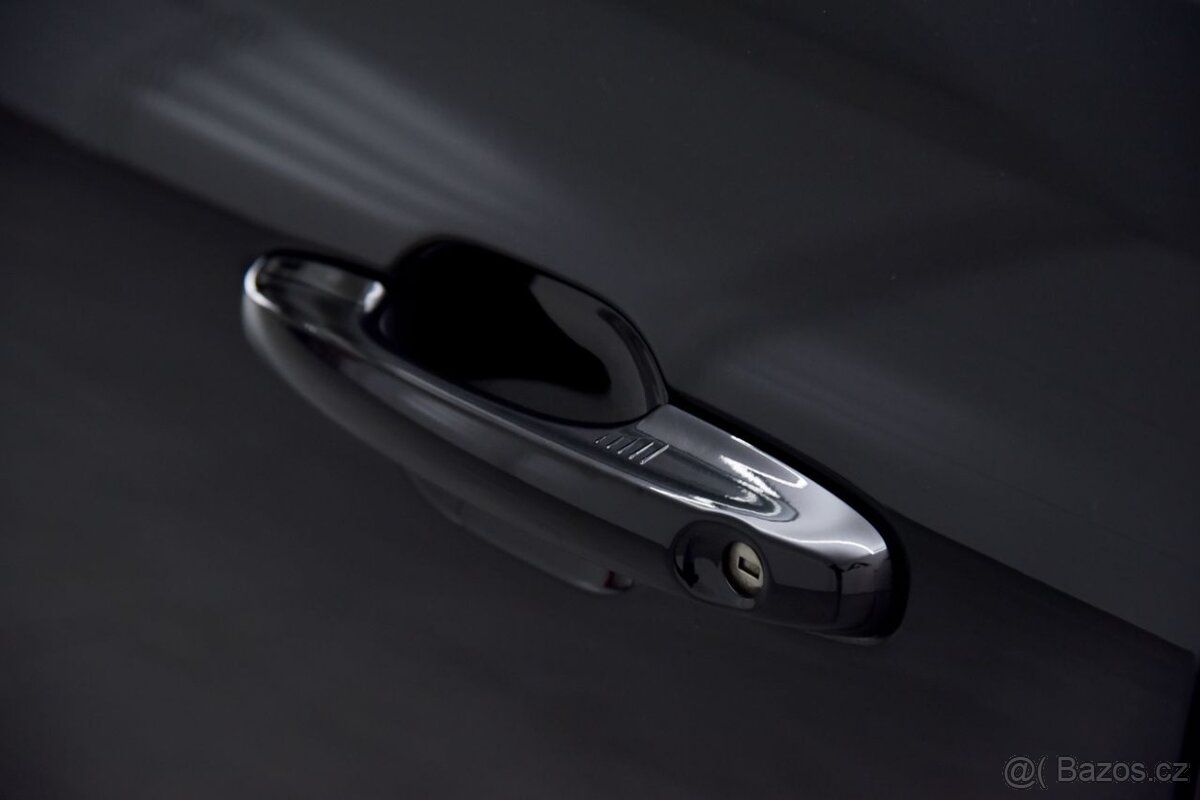 Kuga 2.5 Duratec HEV Titanium X AWD eCVT, LED, ACC, Kamera - 9