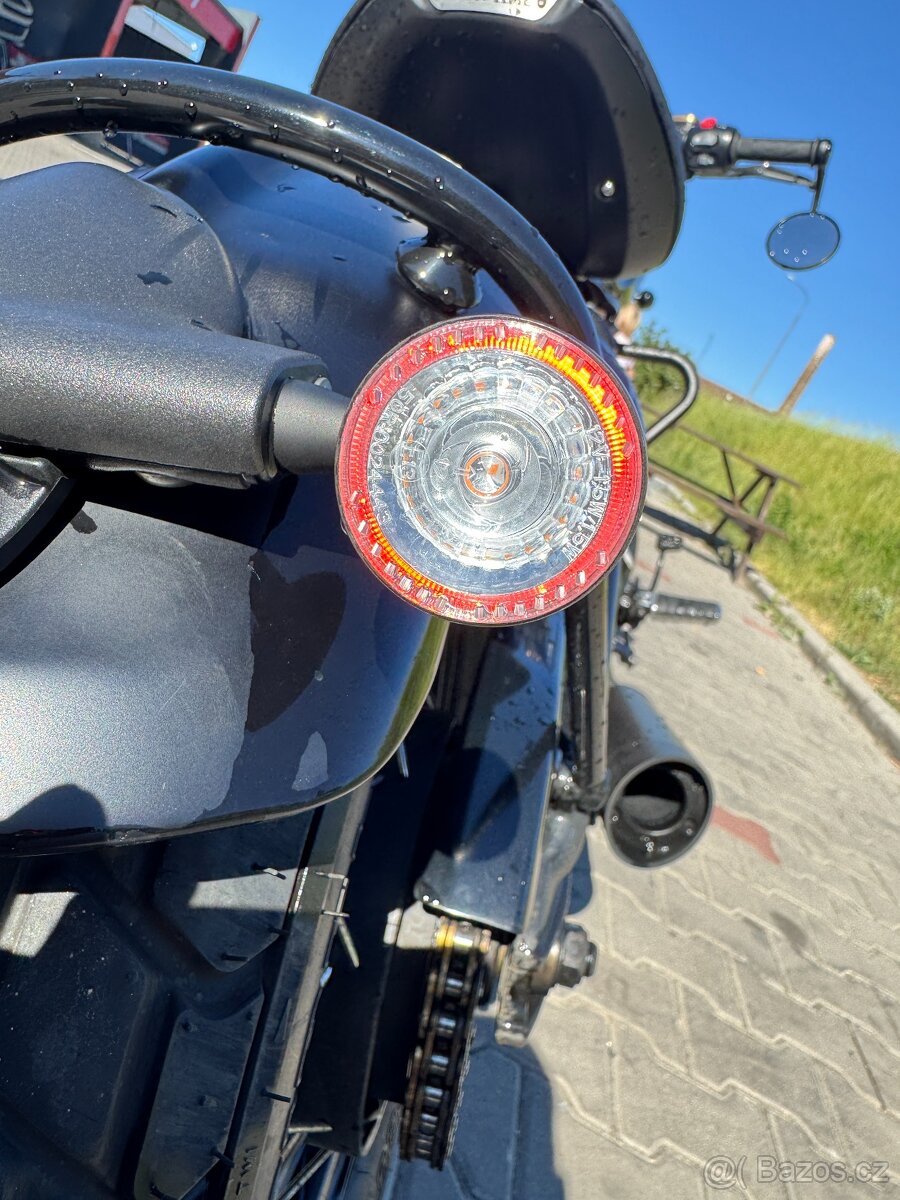 Triumph Bobber Black 1200 2020 - 9