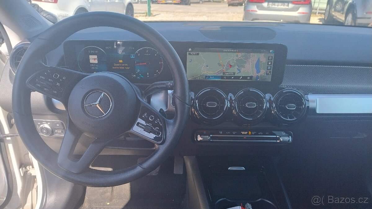 Mercedes-Benz GLB 200 d Business Solution mod 2022 - 9