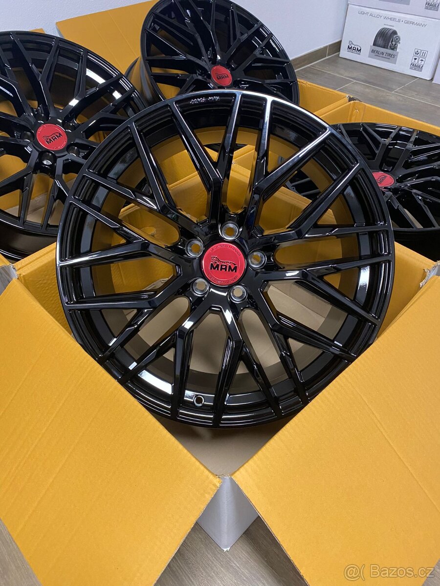 5x112 R18 MAM RS4 Black - 9