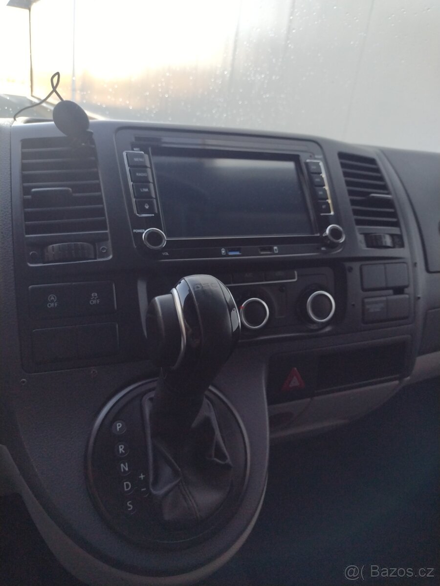 VW Transporter T5.1 2.0TDI - - DSG - 9