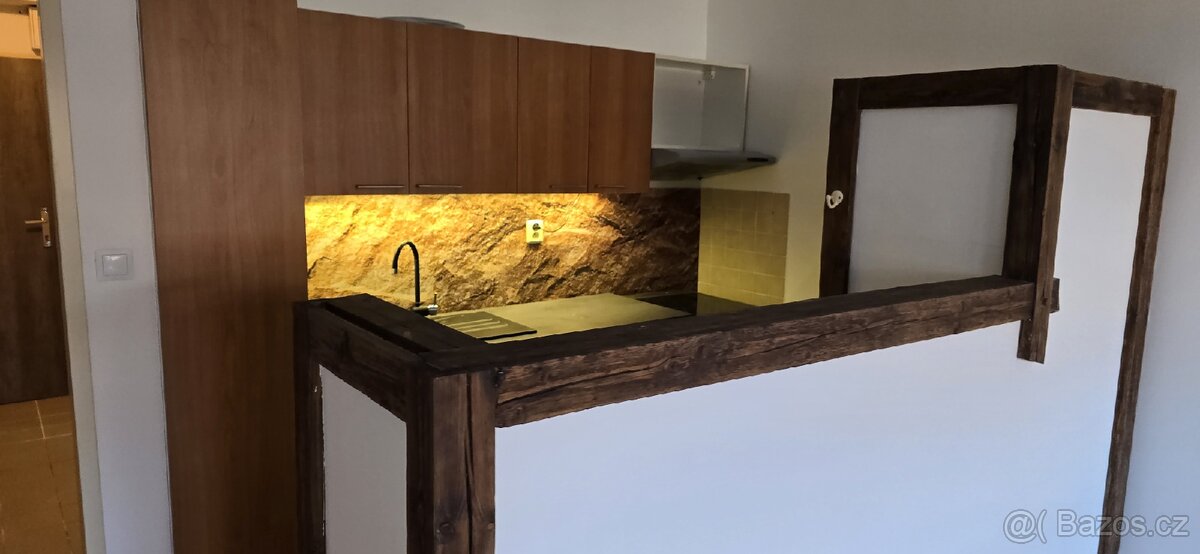 Pronájem 1+kk s balkonem, 36 m² – Liberec, naproti O2 aréně - 9